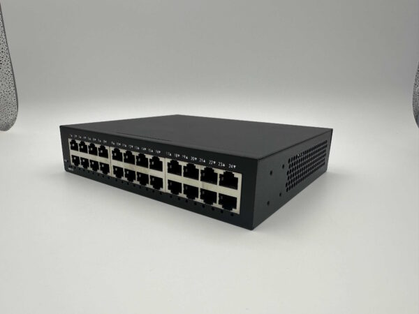Web Managed Switch 24 GE ports (Desktop)